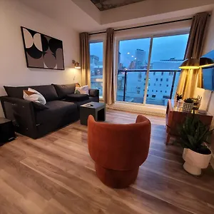 Apartment Mid-century Modern Style - Pool/terrace, Quebec City